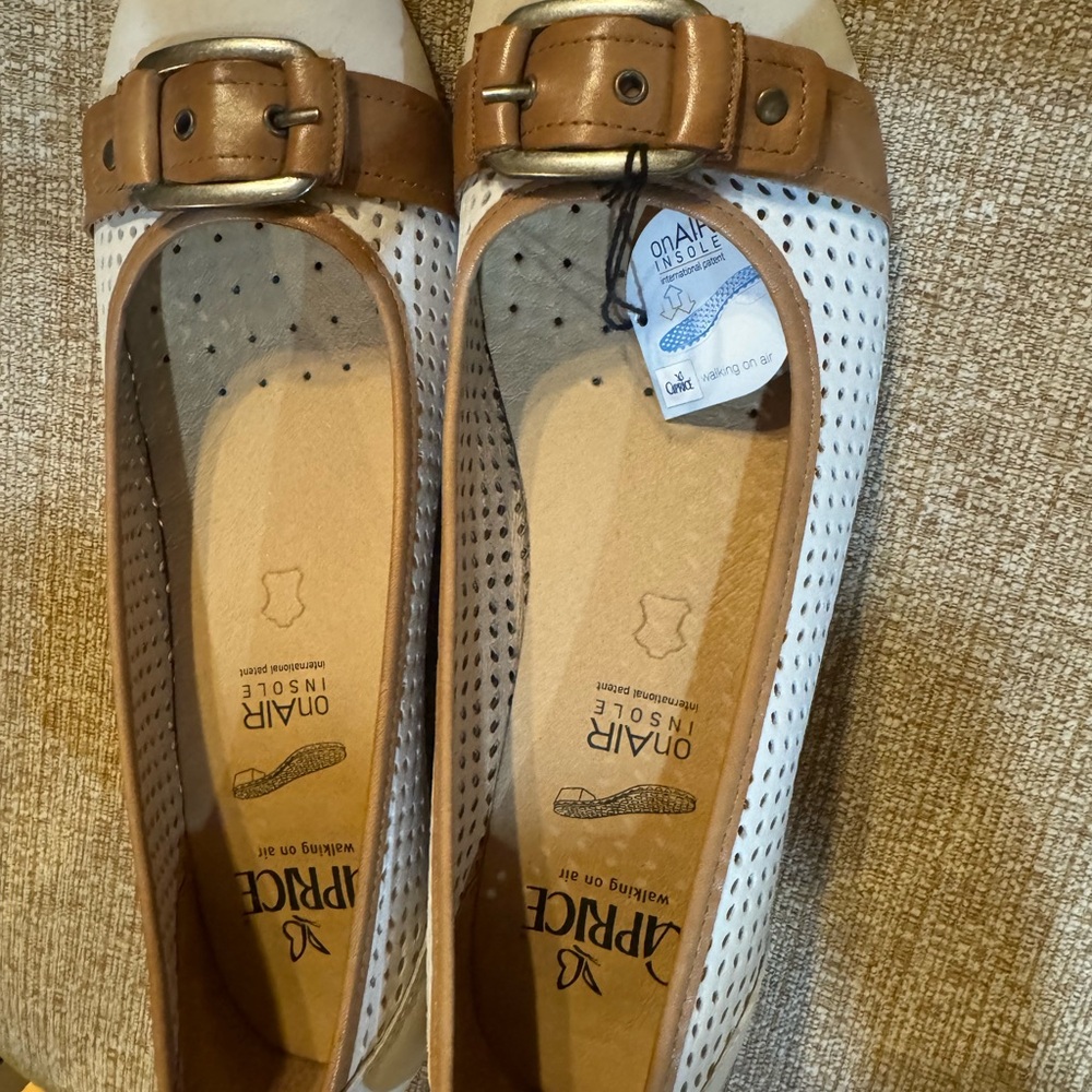 Women's Cream and Brown Loafers